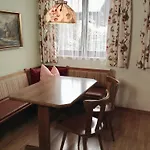 Gadenstaetter In Der Apartament