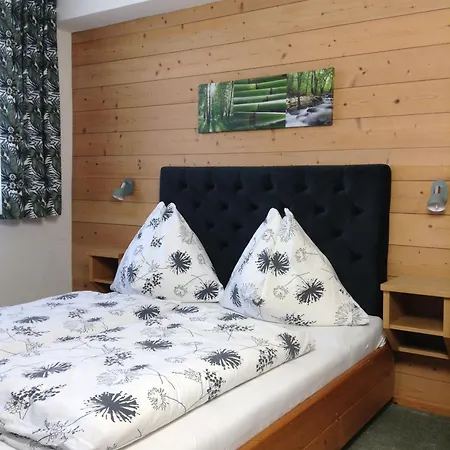 Gadenstaetter In Der *