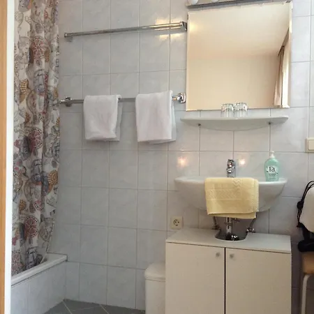 Gadenstaetter In Der *