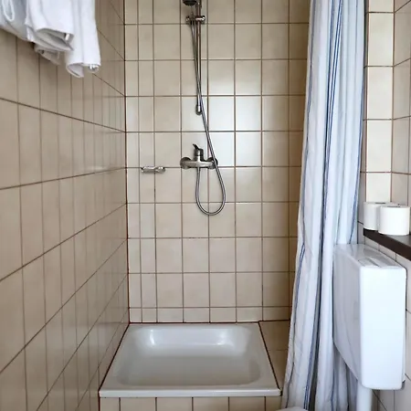 Gadenstaetter In Der Целль-ам-Зеє